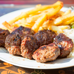 Cuisse de poulet rôtie à la jerk, frites maison